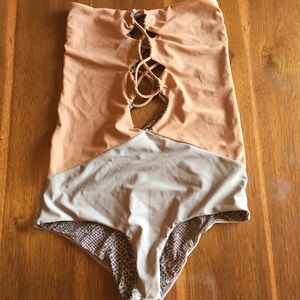 acacia Bronx full piece Size Med.